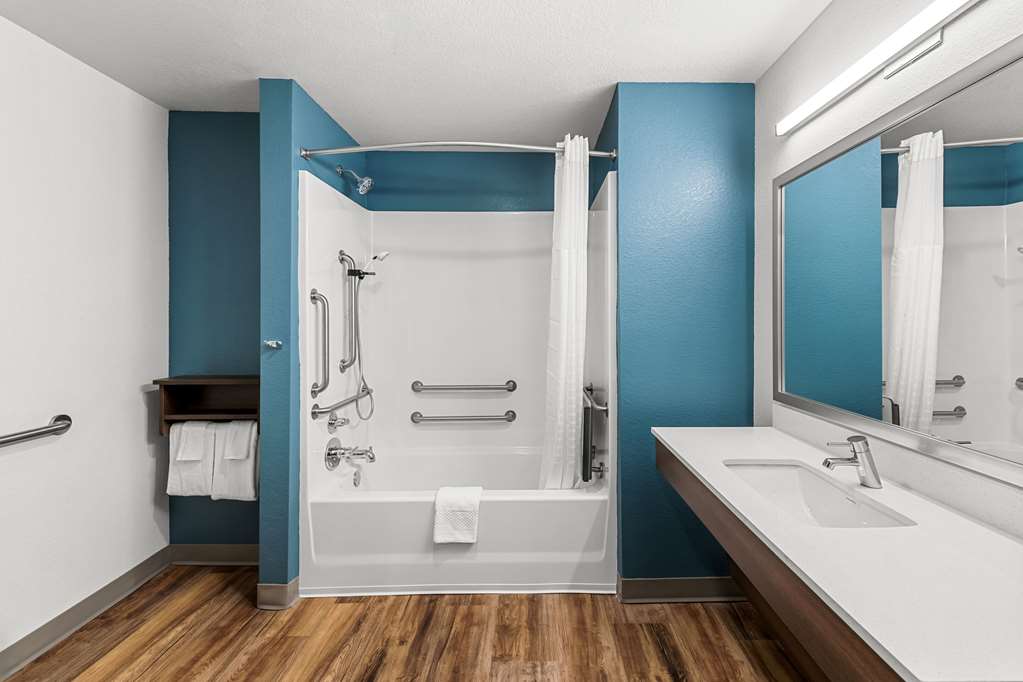 Woodspring Suites Kansas City Airport - photo 10