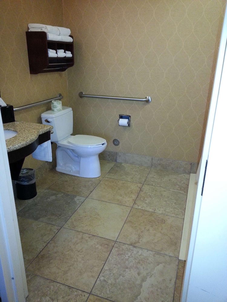 Hampton Inn & Suites Sevierville @ Stadium Drive - photo 21