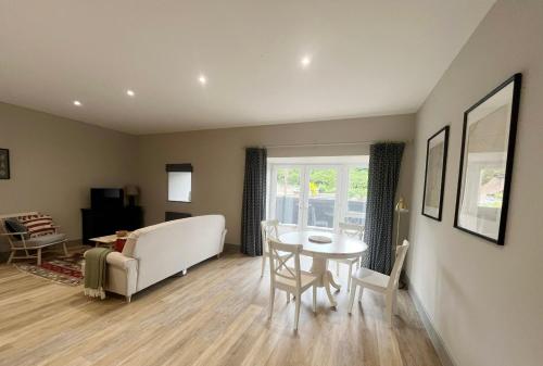 Number 4 Clevedon — 4-Star Luxury Hotel in Clevedon, United Kingdom