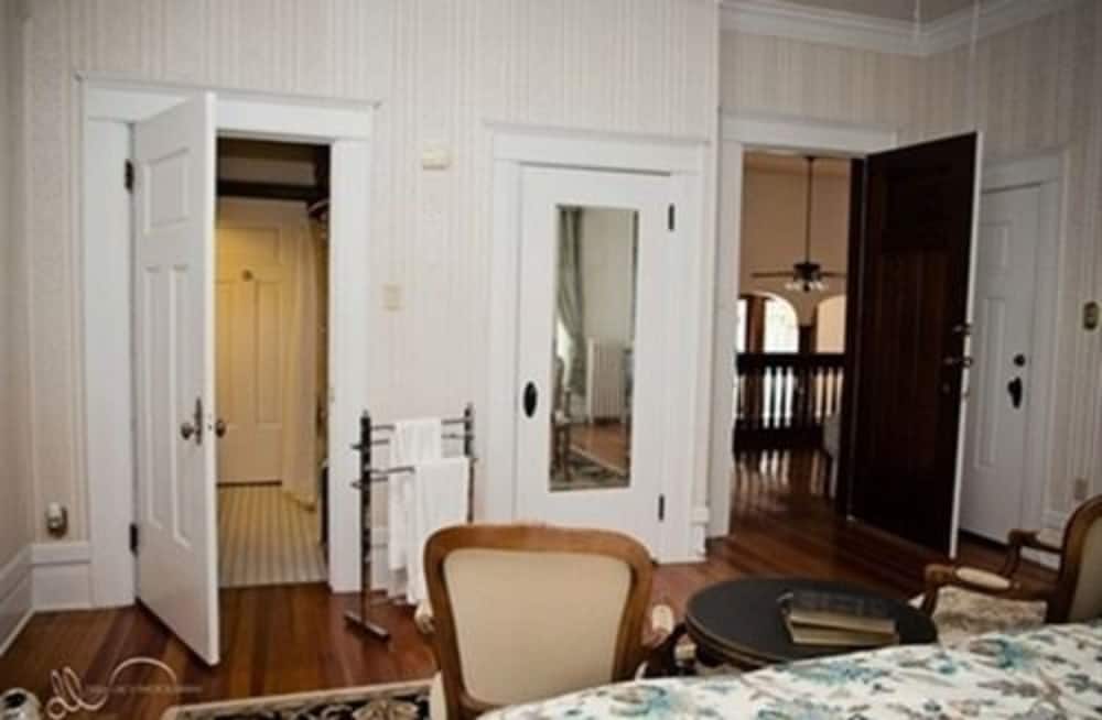 Michael's Mansion - photo 16