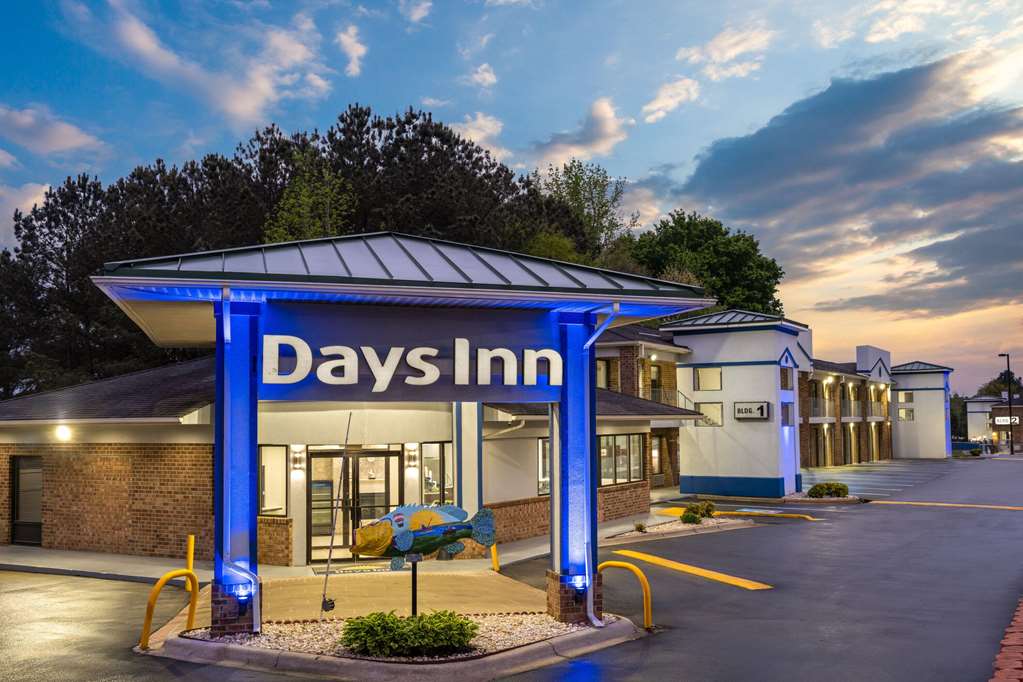 Days Inn by Wyndham Weldon Roanoke Rapids - photo 4