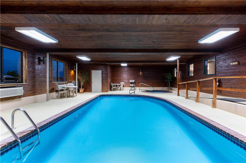 Super 8 by Wyndham Salina I 70 - photo 12