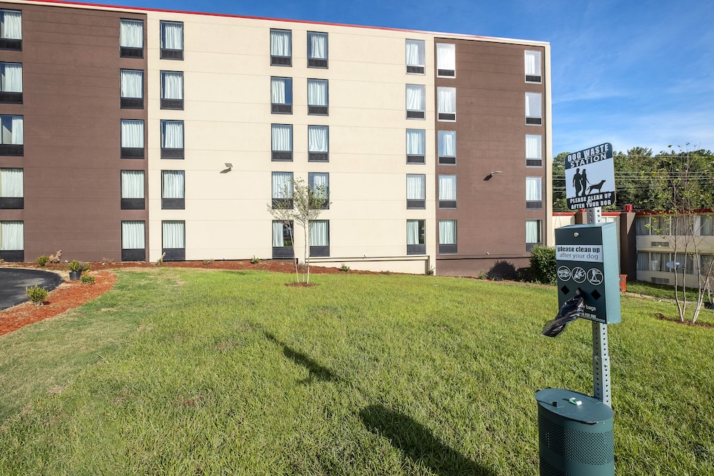 Red Roof Inn PLUS Tuscaloosa University - photo 2