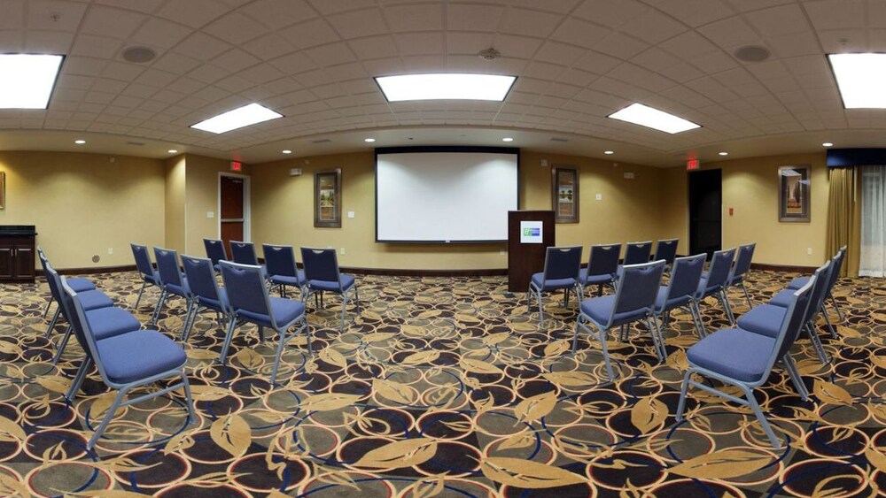 Holiday Inn Express Hotel & Suites Great Falls by IHG - photo 27