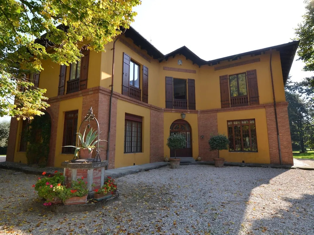 Belvilla by OYO Villa La Commenda Nove — 4-Star Luxury Hotel in Faenza, Italy