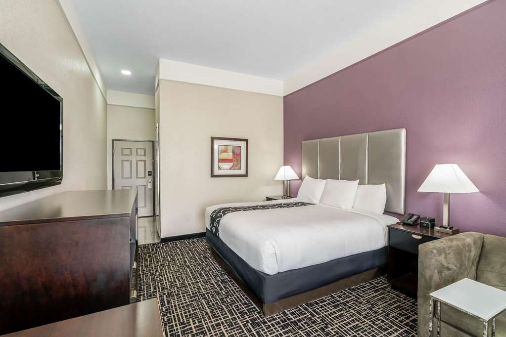 La Quinta Inn & Suites by Wyndham Canton MS - photo 21