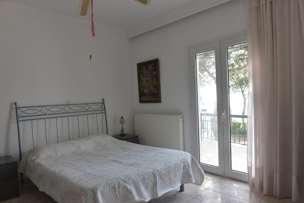 Salamis Beachfront House — Salamina — photo 2
