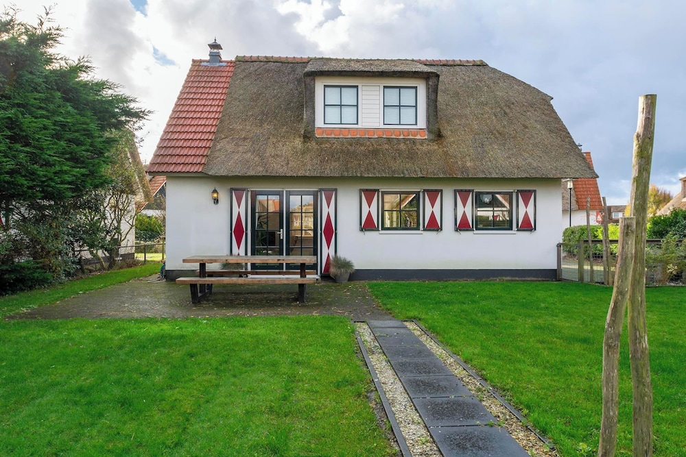 Elegant Home by the Beach — 4-Star Luxury Hotel in Callantsoog, Netherlands