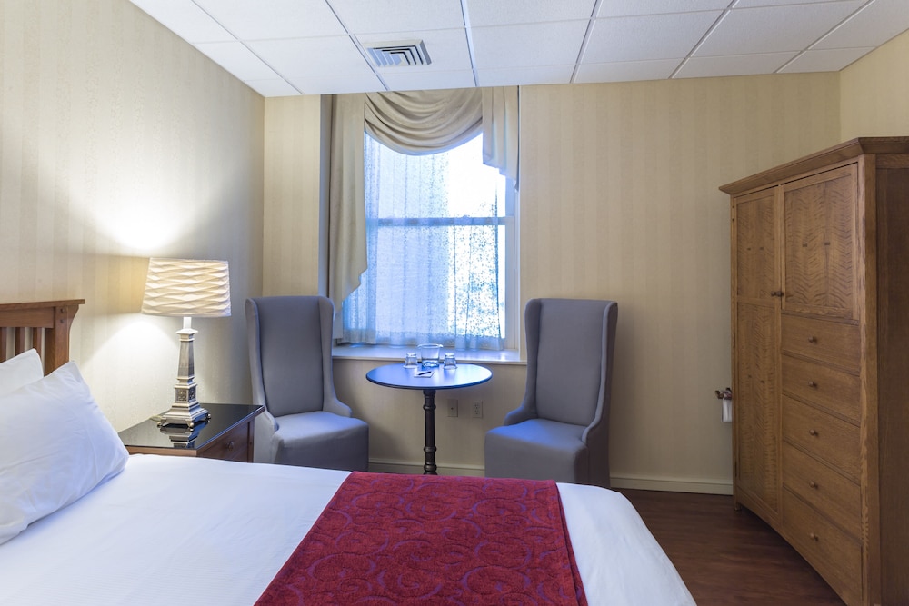 Hotel Winneshiek - photo 4