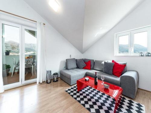 Apartments Meri & Karla Two Bedroom Apartment with Balcony and Sea View
