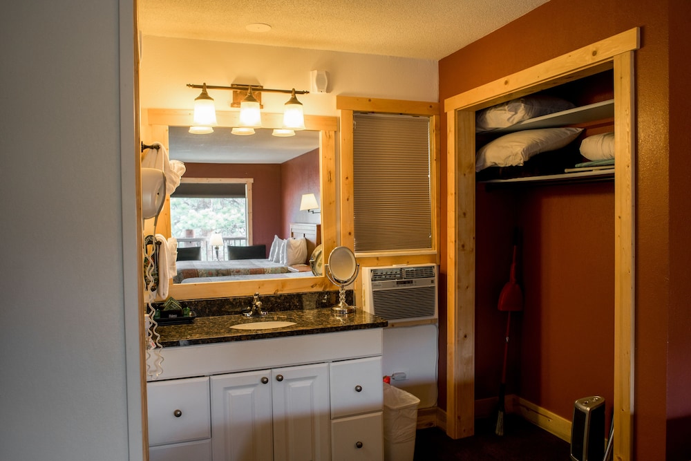 Hotel Estes - photo 4