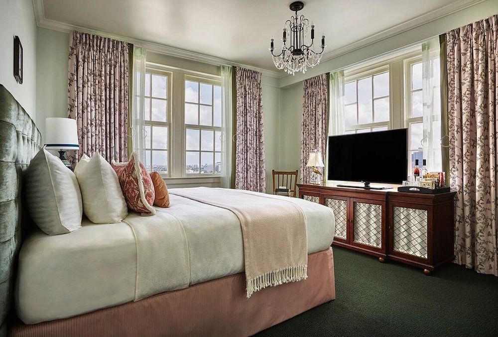 The Pontchartrain Hotel - photo 20