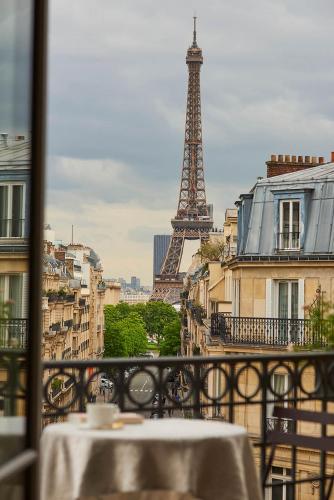 New Paris Trocadero Eiffel Tower - last minute hotel in Paris