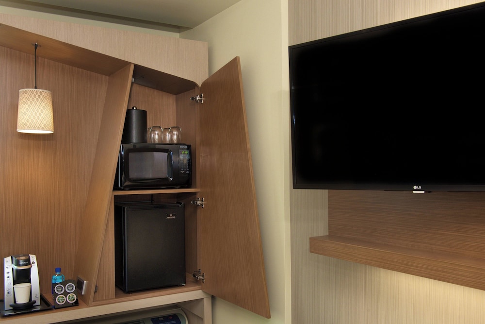 Courtyard by Marriott Seattle Everett Downtown - photo 12