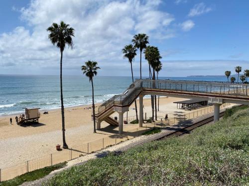 Available Nov Dec Luxuryhot Tubpool Tableyard — San Clemente