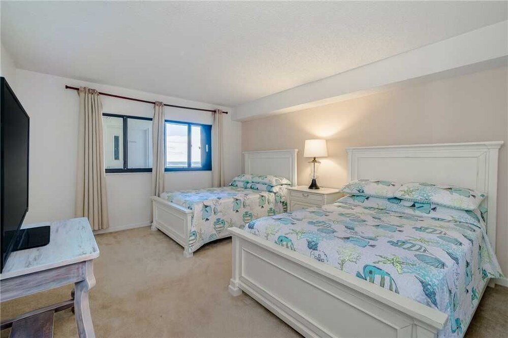 Lighthouse Towers 2008 Two Bedroom Condo - photo 4