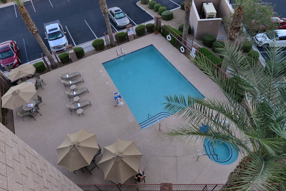 Hampton Inn & Suites Phoenix Gilbert - photo 47