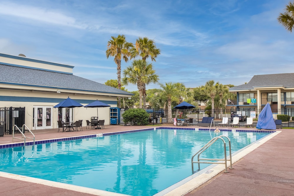 Ocean Coast Hotel At The Beach - photo 42