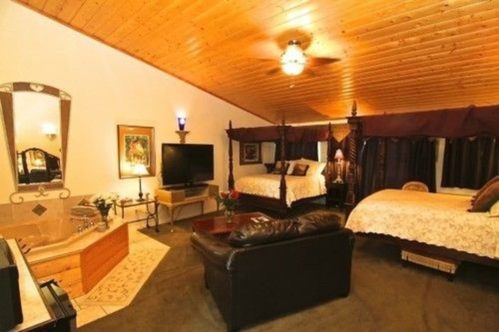 Echo Canyon Spa Resort - photo 24
