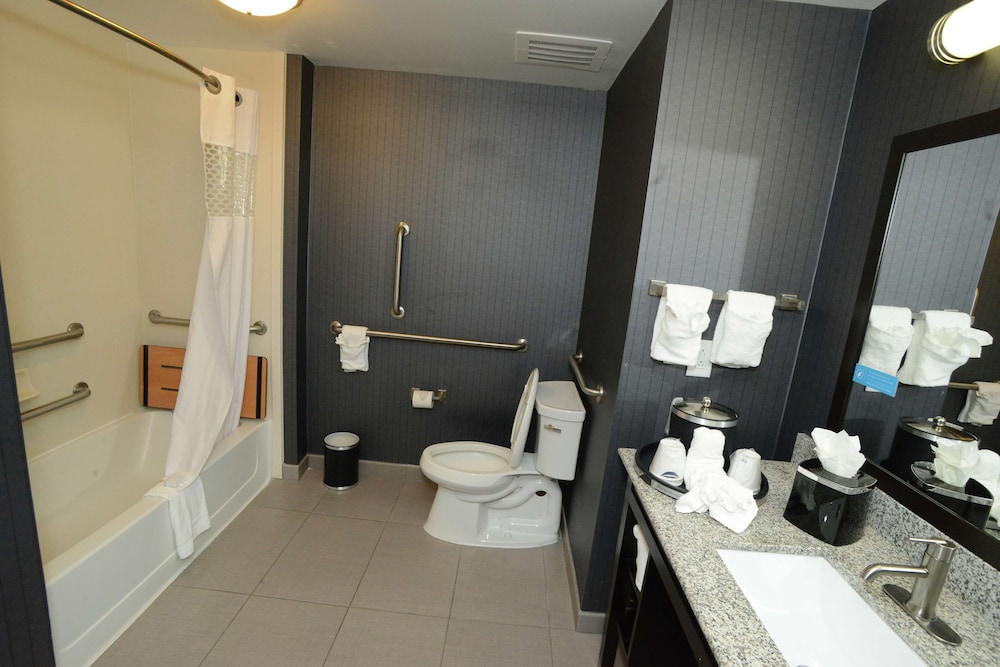 Hampton Inn & Suites Albany At Albany Mall - photo 29
