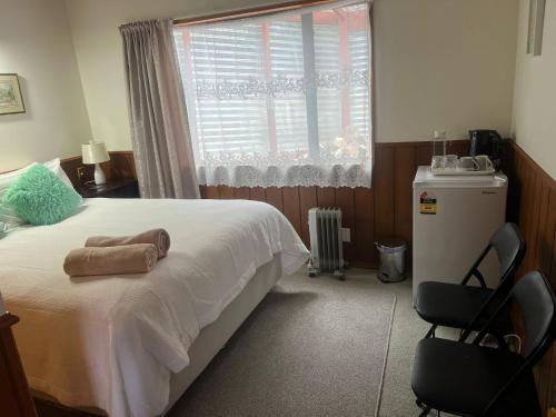 Affordable Double Room Walking Distance To Town — Queenstown