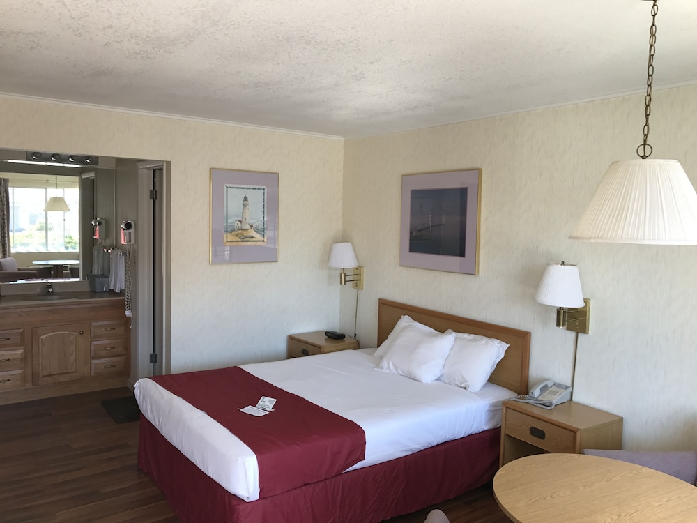 Travelodge by Wyndham Mackinaw City — hotel in Mackinaw