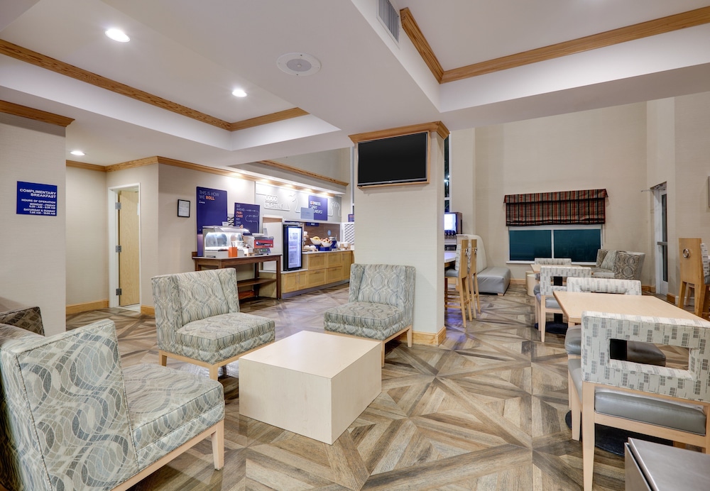 Holiday Inn Express & Suites San Antonio Brooks City Base by IHG - photo 37