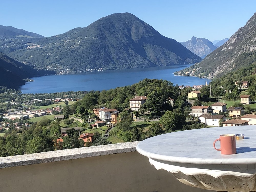 Penthaus am Luganersee Comer See — 4-Star Luxury Hotel in Carlazzo, Italy