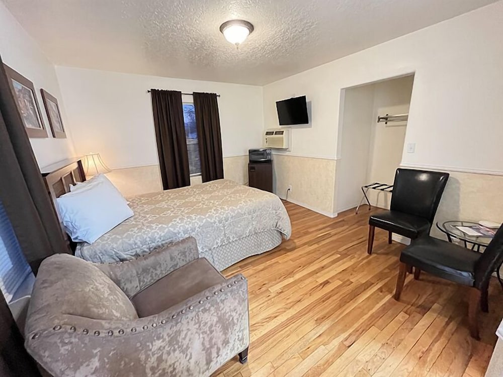 Cascade Motel - photo 4