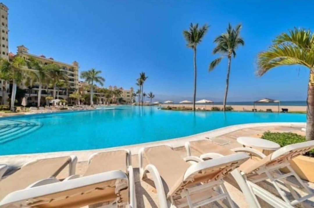 Luxurious 3 Bedroom Beachfront Villa in Marina Vallarta — 4-Star Luxury Hotel in Puerto Vallarta, Mexico