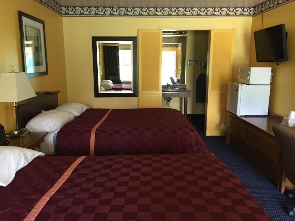 Norwalk Inn - photo 27