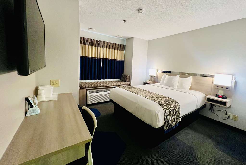 Microtel Inn by Wyndham Georgetown - photo 12