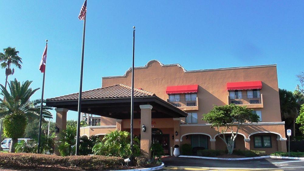 Ramada by Wyndham Kissimmee Downtown Hotel