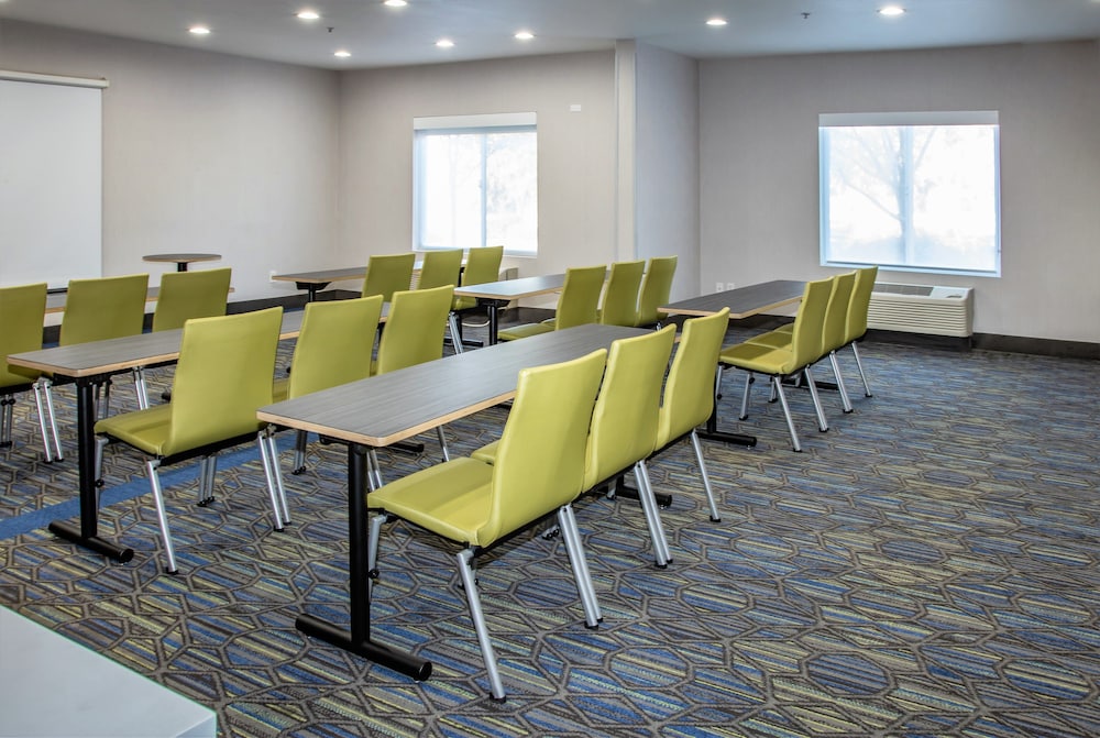 Holiday Inn Express Hotel & Suites Roseville Galleria Area by IHG - photo 121
