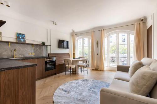 Central&Spacious 2bd Apart for 6 — 4-Star Luxury Hotel in Paris, France