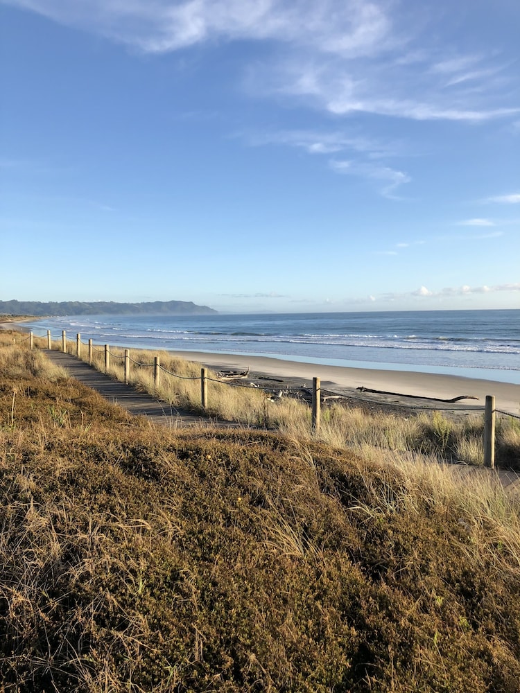 Bowentown Beach Holiday Park — 4-Star Luxury Hotel in Waihi Beach, New Zealand