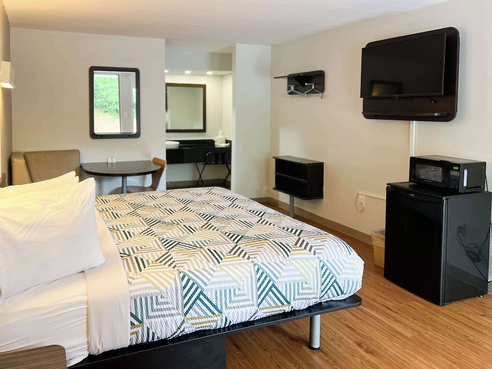 Motel 6 Newnan GA - photo 17