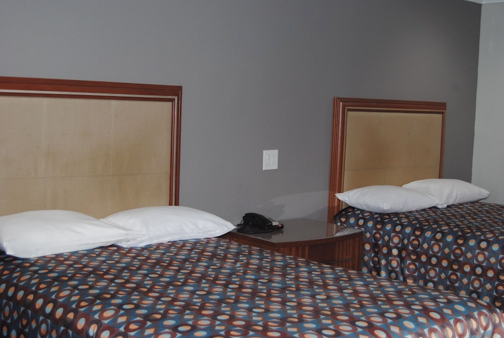 La Puente Inn Motel - photo 36