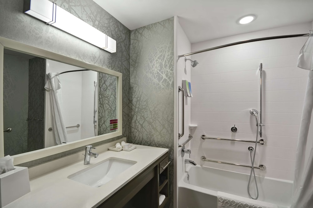 Home2 Suites by Hilton Grand Rapids North - photo 22