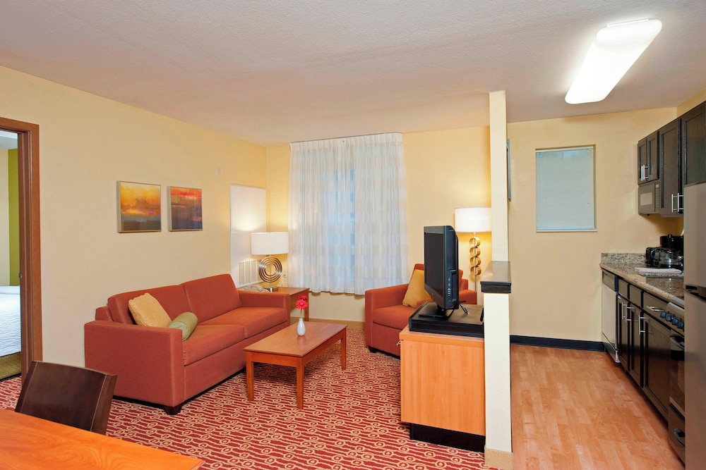 MainStay Suites Bloomington near University - photo 12