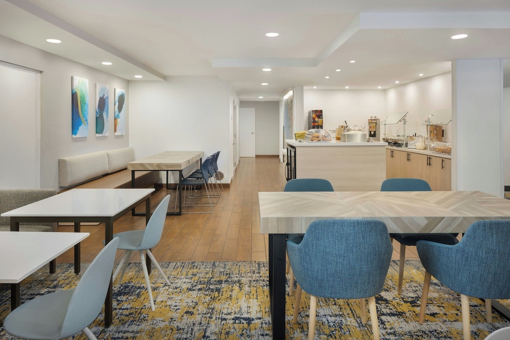 TownePlace Suites by Marriott Tampa Westshore Airport - photo 27