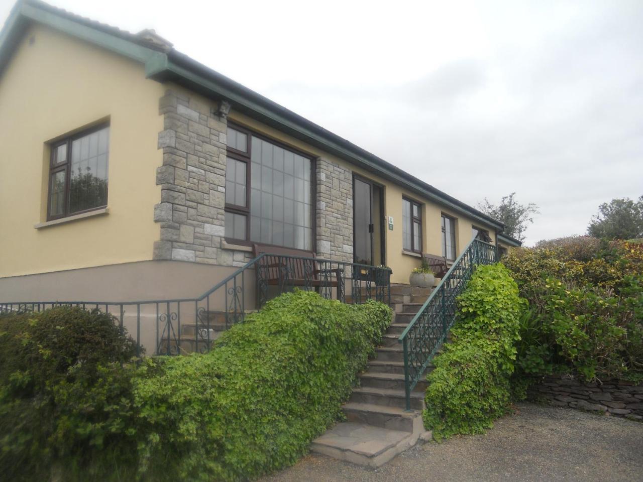 Hillside Haven - carbon neutral hotel in Cill Airne