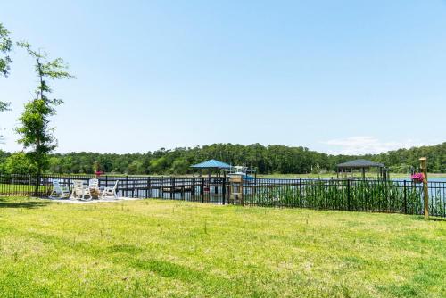 Waterway Haven by Oak Island Accommodations - photo 33