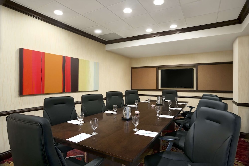 Embassy Suites by Hilton Cleveland Beachwood - photo 29