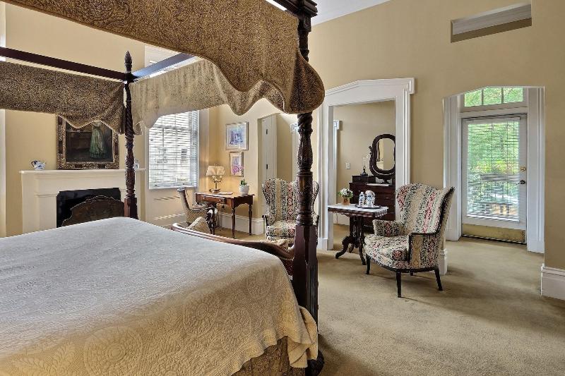 The Presidents Quarters Inn - photo 113