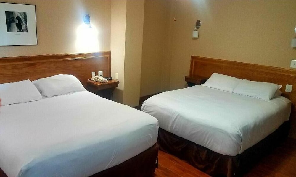District Hotel - photo 16