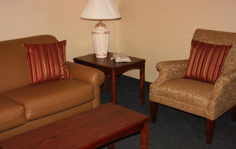 Maron Hotel & Suites - photo 14