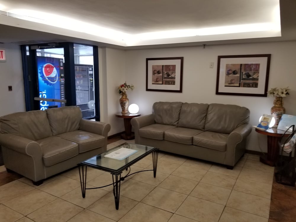 Travelodge by Wyndham Lansing IL - photo 4