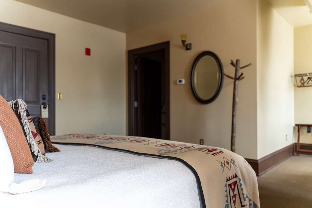 Sheridan Inn B W Signature Collection - photo 28