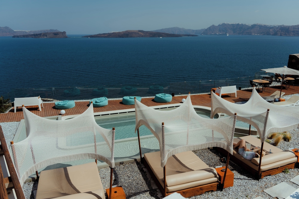 Goulielmos Hotel & Spa — 4-Star Luxury Hotel in Fira, Greece